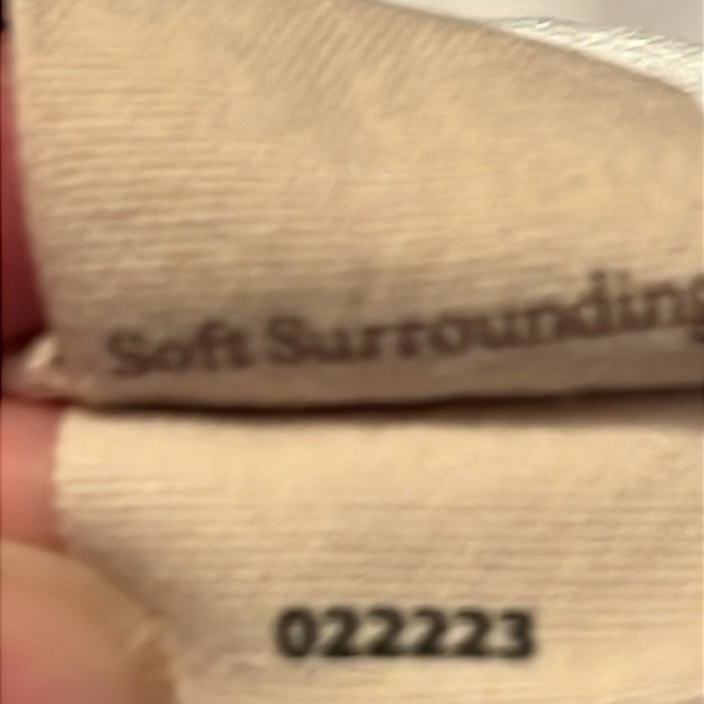 Soft Surroundings Elegant White puffed short sleeves rayon nylon blend small - Picture 12 of 13